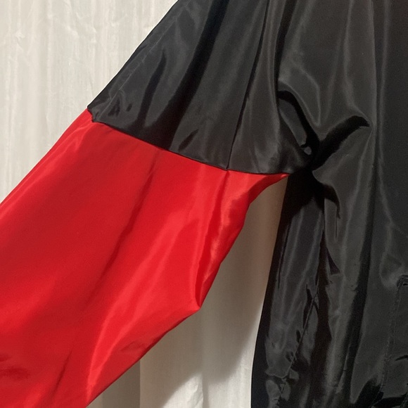 Red windbreaker - Picture 4 of 5